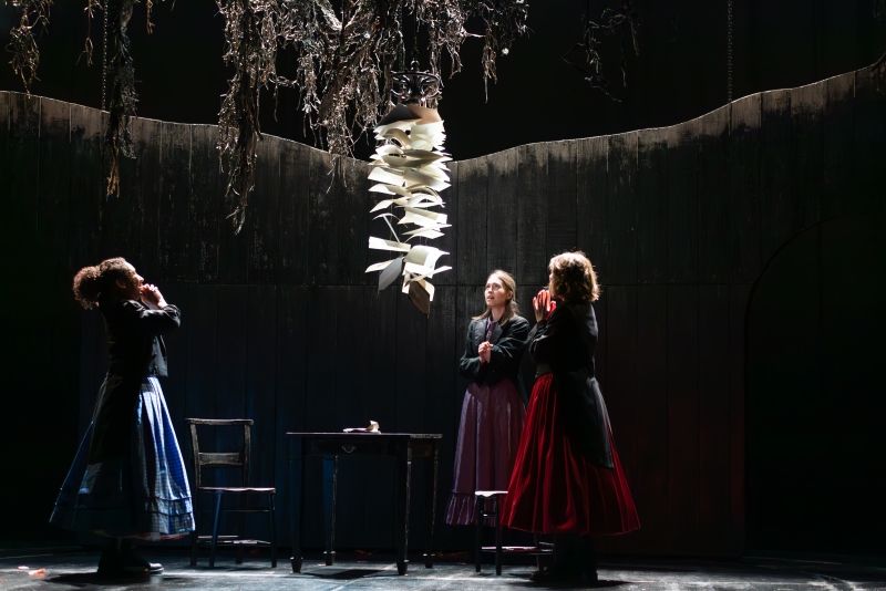 Review: UNDERDOG: THE OTHER OTHER BRONTË, National Theatre  Image