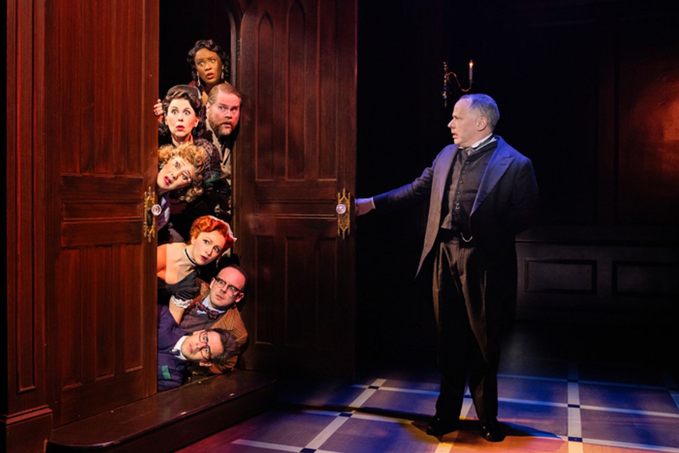Photos & Video: See New Images & Footage of CLUE North American Tour  Image
