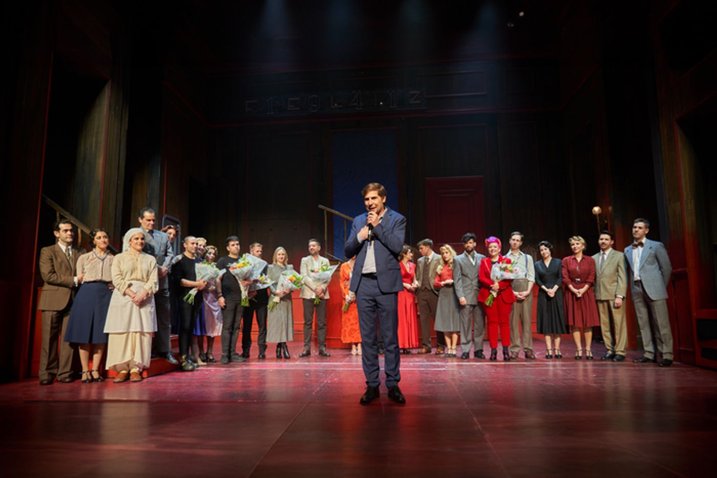 PHOTOS: EL TIEMPO ENTRE COSTURAS se estrena en La Latina  Image