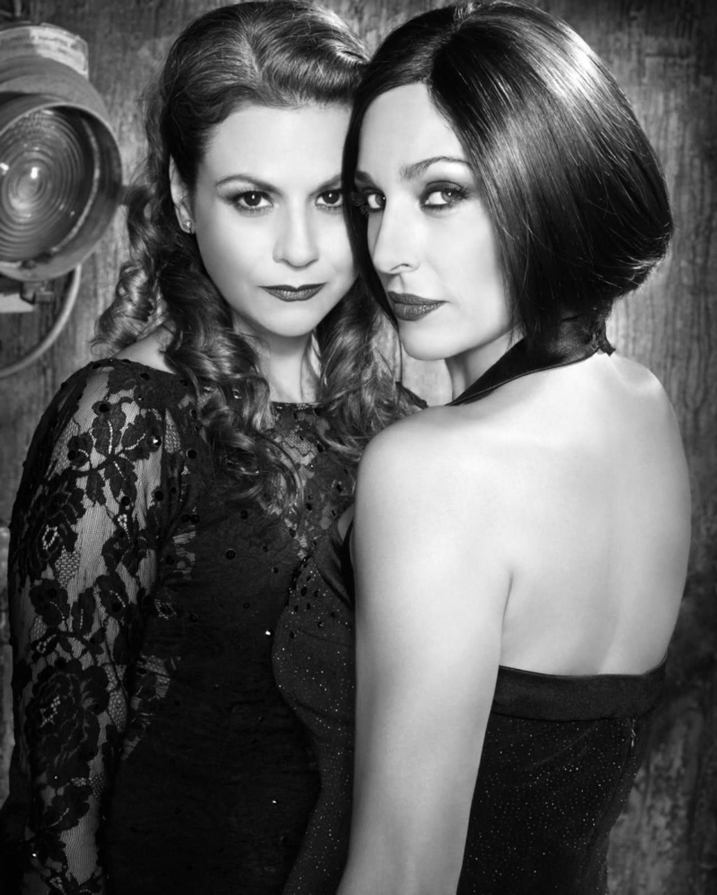 ESPECIAL: Las muchas caras de Roxie y Velma en España  Image