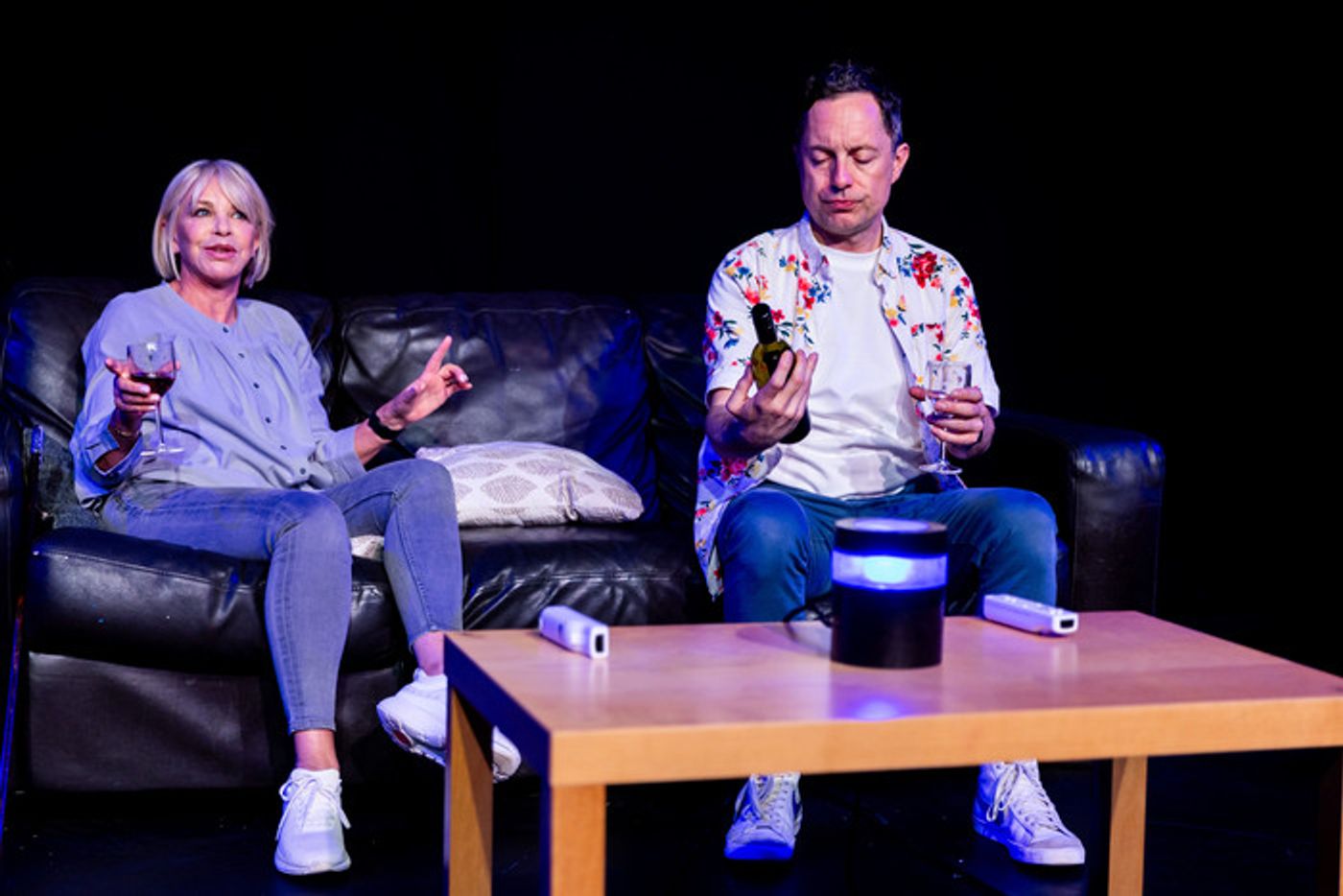 Photos: First Look At ARTIFICIALLY YOURS At Riverside Studios  Image