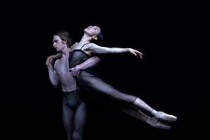 Hee Seo and Aran Bell @ BroadwayWorld Hee Seo and Aran Bell Photo