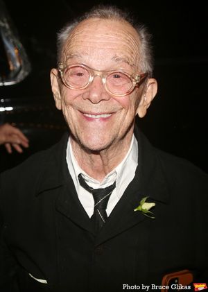 Joel Grey Photo