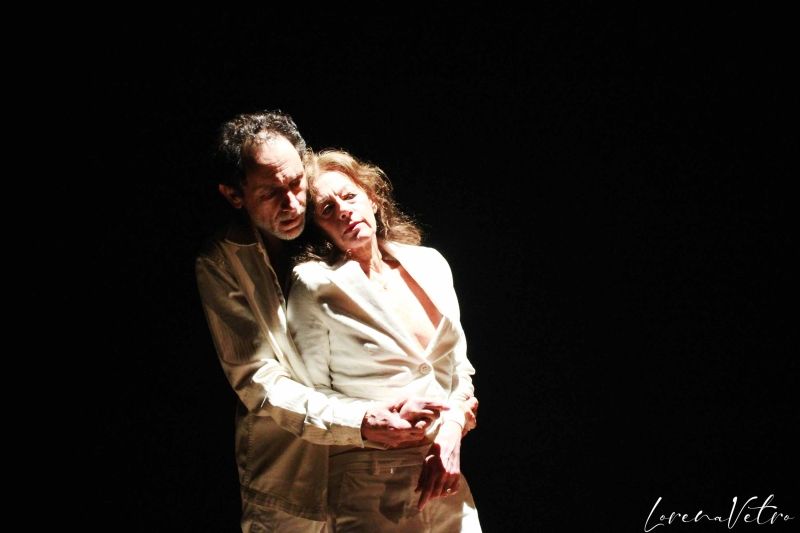 Review: PIEDI NUDI E PAROLE CRUDE al TEATROSOPHIA  Image