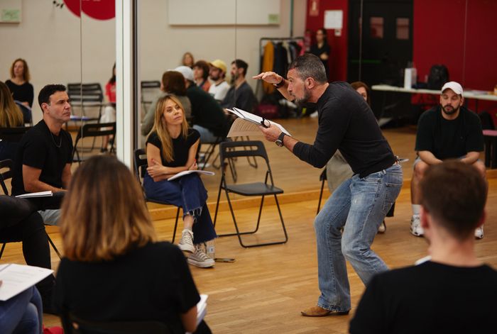 Photos: Comienzan los ensayos de TOCANDO NUESTRA CANCIÓN dirigido por Antonio Banderas  Image