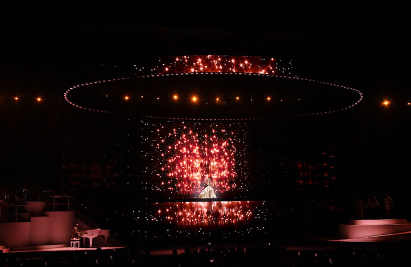 Photos: Mariah Carey Celebrates Opening Weekend Of Her Las Vegas Engagement  Image