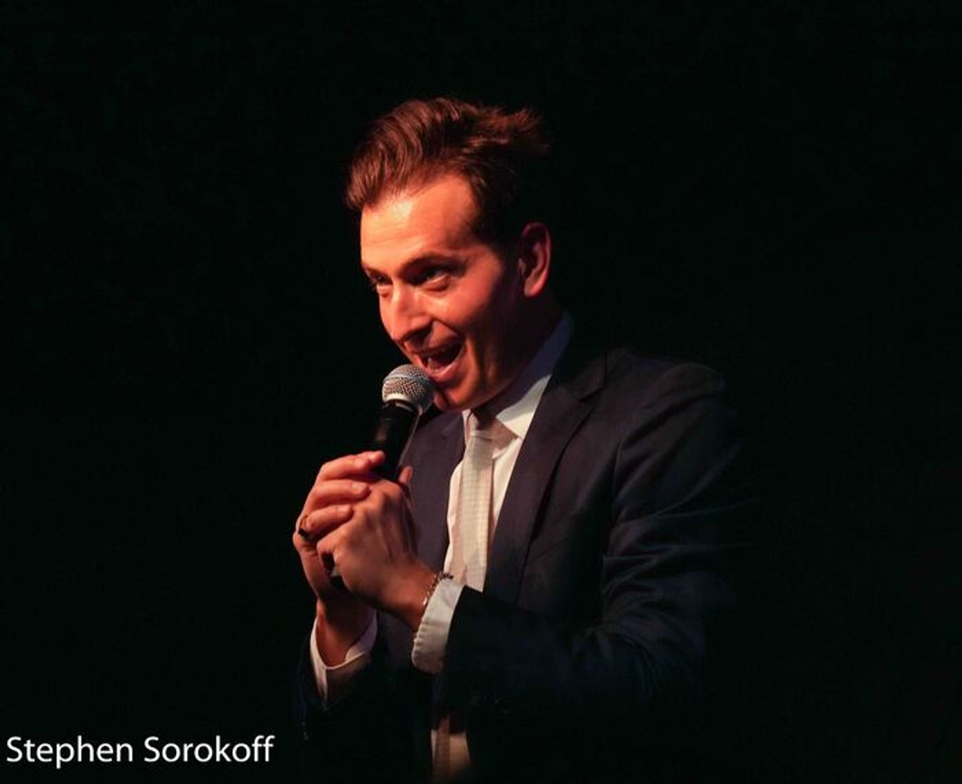 Photos: Peter Cincotti Continues Residency at Cafe Carlyle  Image