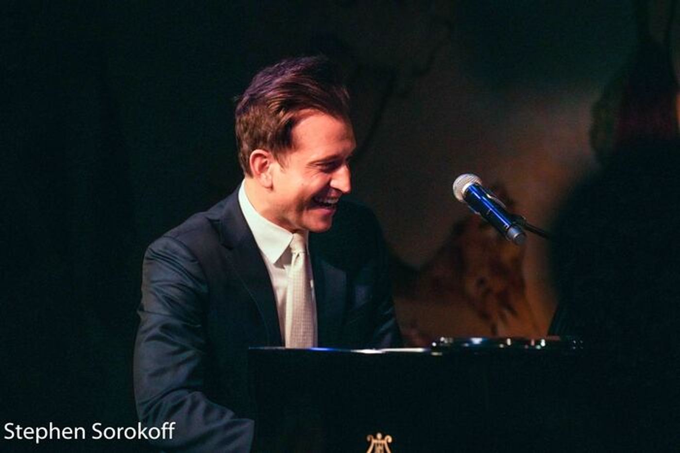 Photos: Peter Cincotti Continues Residency at Cafe Carlyle  Image