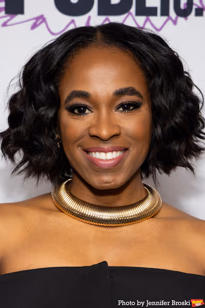 Kristolyn Lloyd Photo
