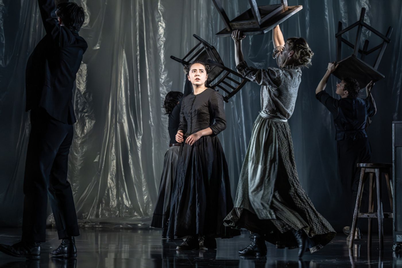 Photos: First Look at LONDON TIDE at the National Theatre  Image