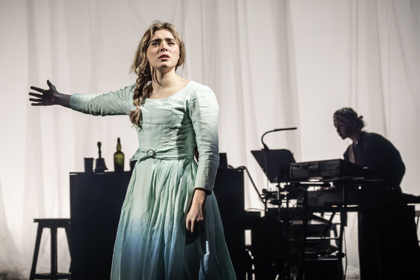 Photos: First Look at LONDON TIDE at the National Theatre  Image