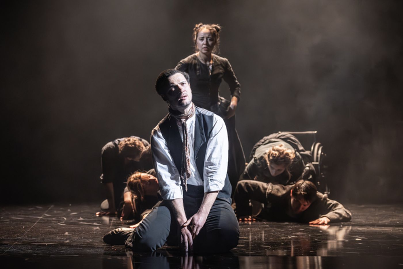 Photos: First Look at LONDON TIDE at the National Theatre  Image