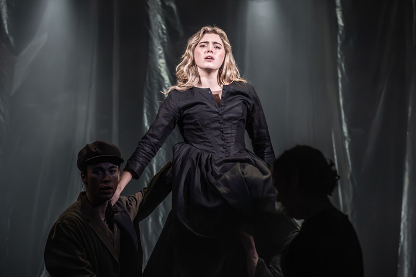 Photos: First Look at LONDON TIDE at the National Theatre  Image