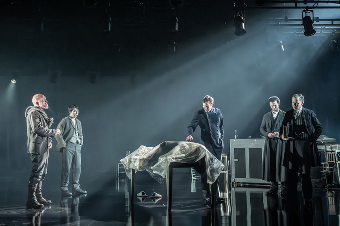 Photos: First Look at LONDON TIDE at the National Theatre  Image