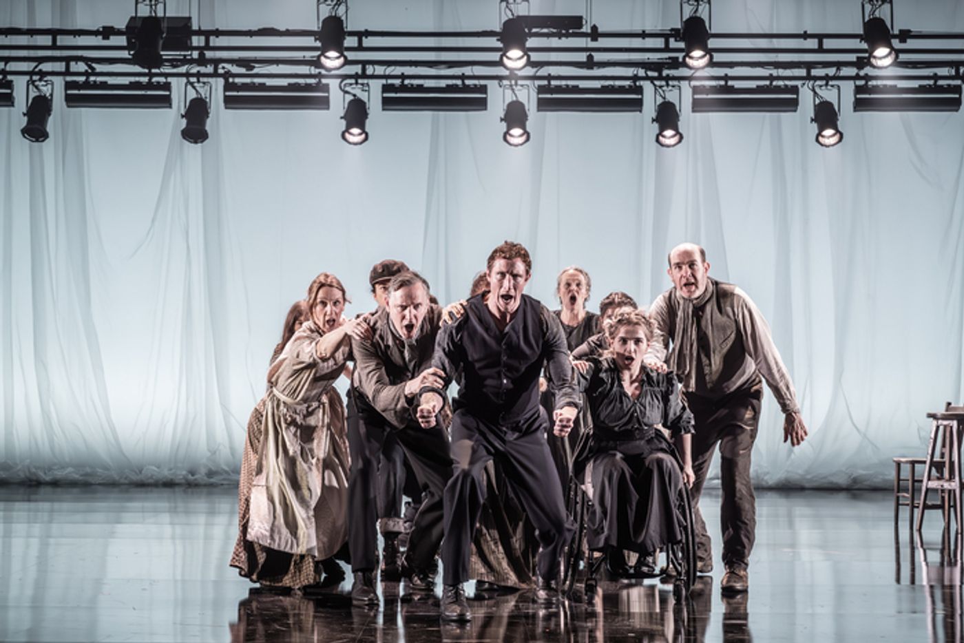 Photos: First Look at LONDON TIDE at the National Theatre  Image