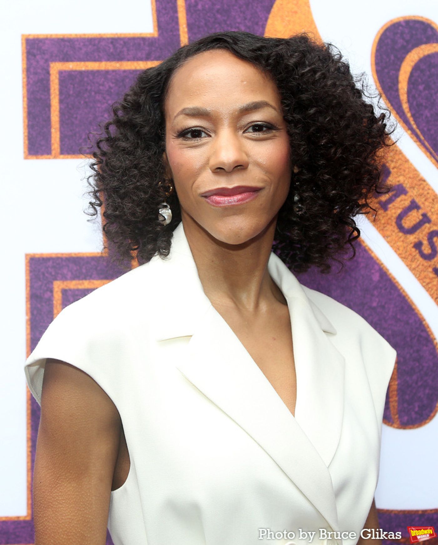 Photos: The Cast of SUFFS Walks the Purple Carpet on Opening Night  Image