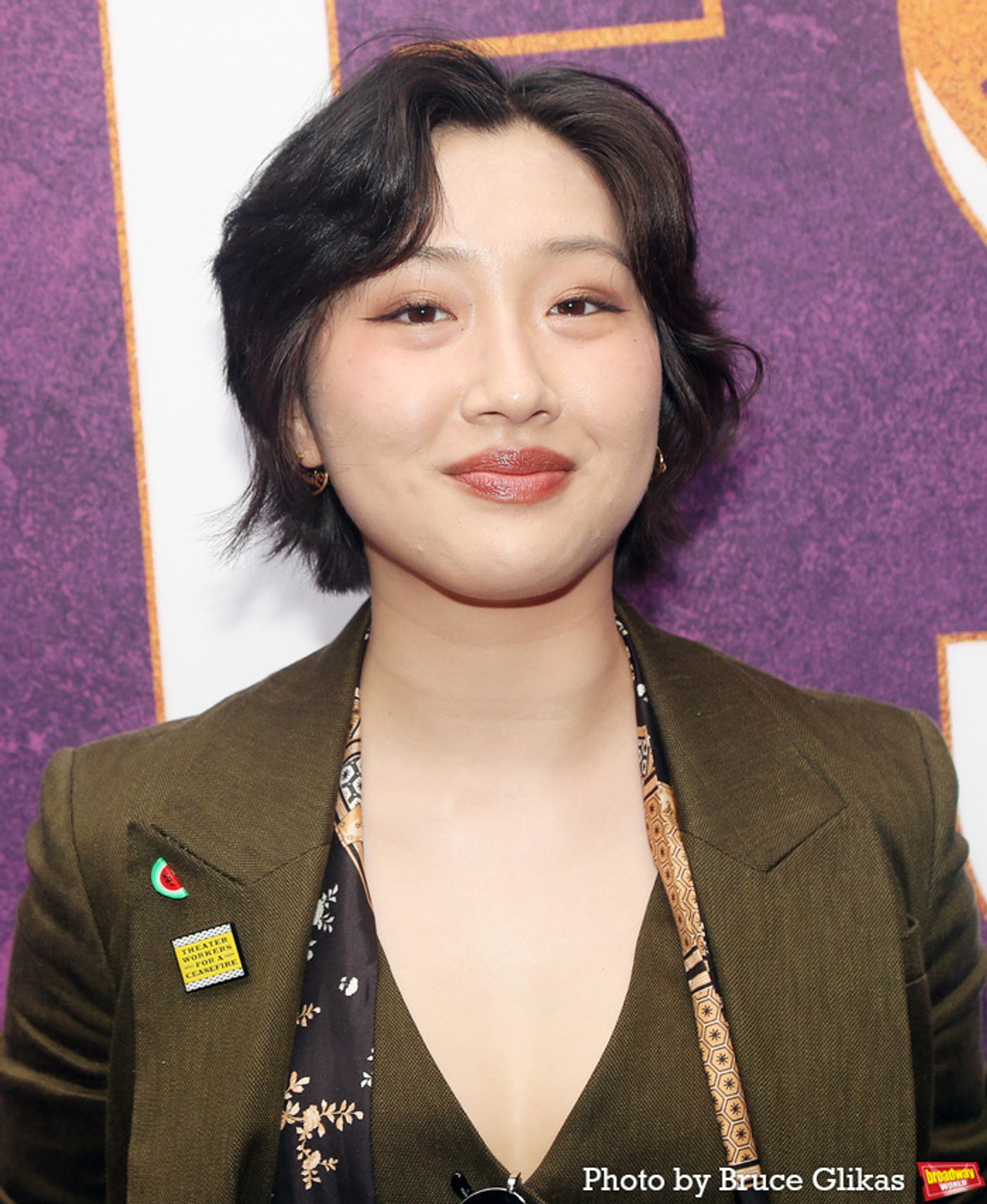 Photos: The Cast of SUFFS Walks the Purple Carpet on Opening Night  Image