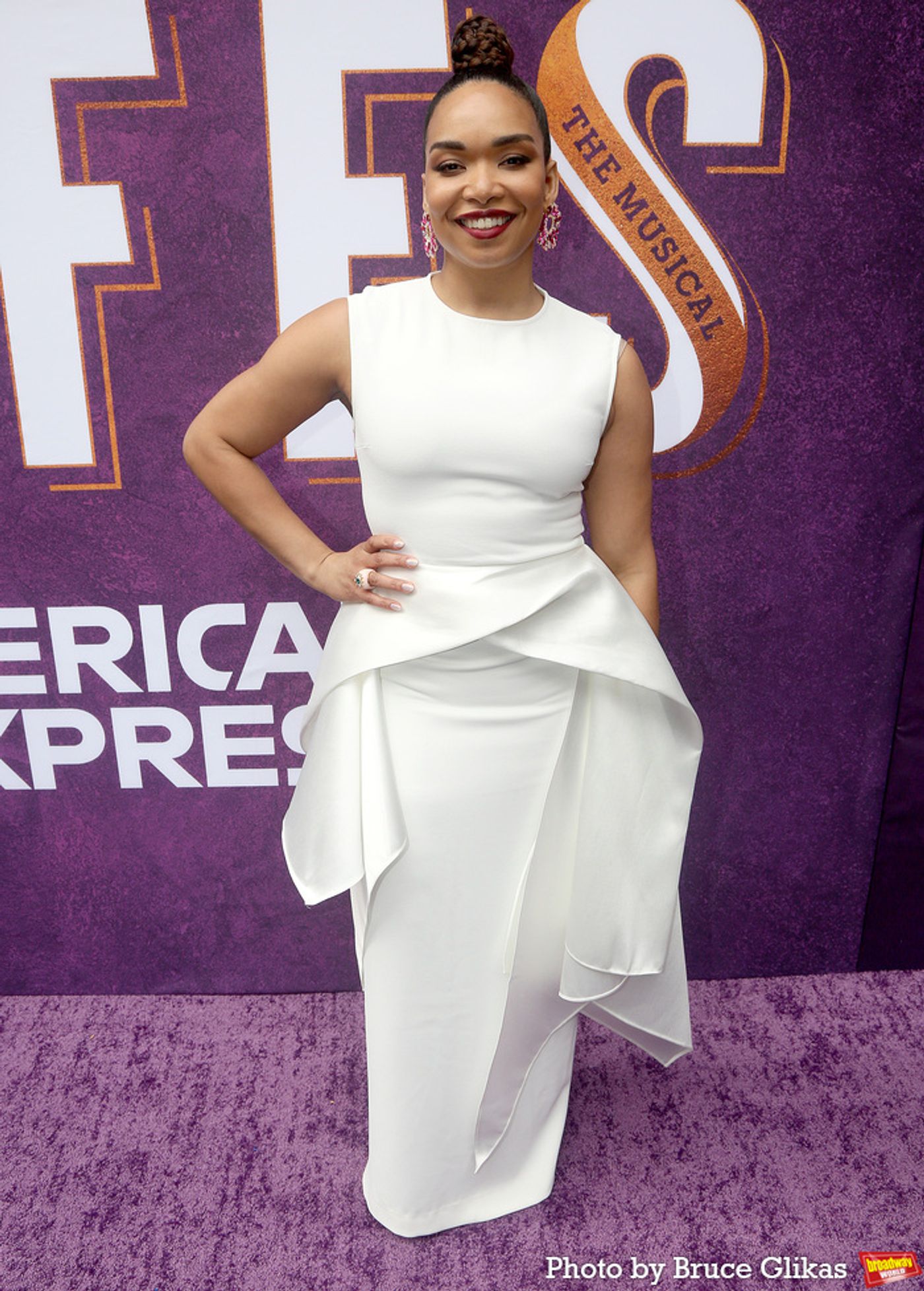 Photos: The Cast of SUFFS Walks the Purple Carpet on Opening Night  Image