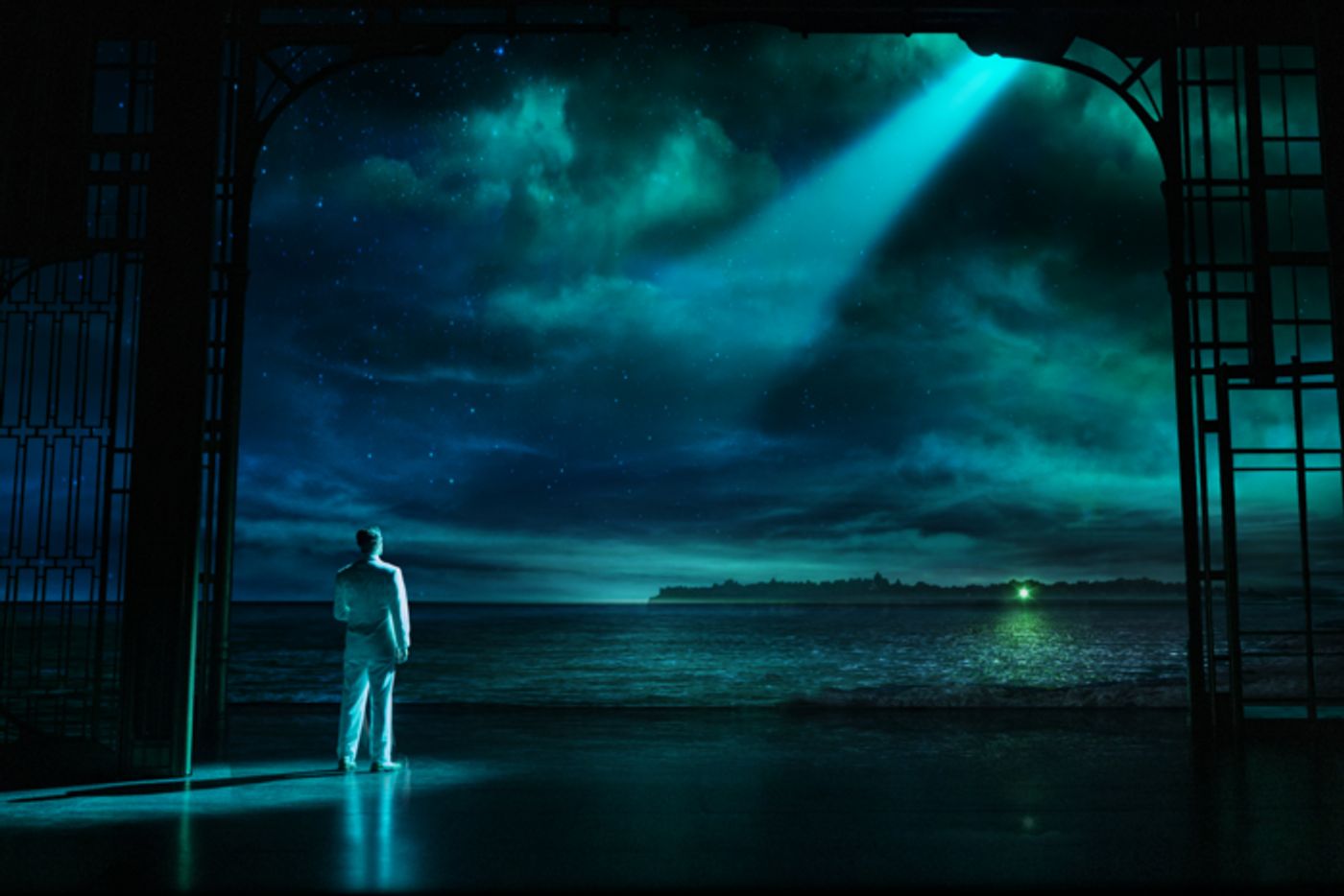 Photos: Jeremy Jordan & Eva Noblezada in THE GREAT GATSBY on Broadway  Image