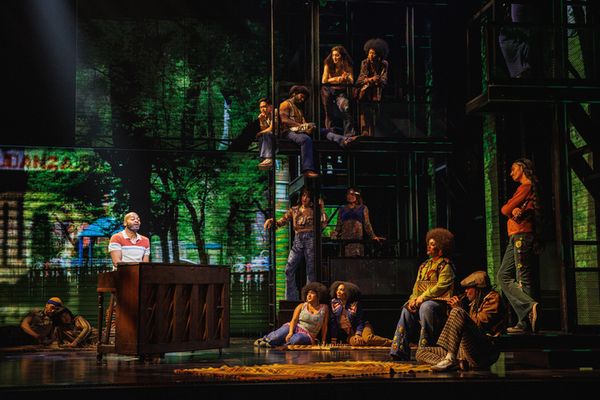 Brandon Victor Dixon and the company  Photo