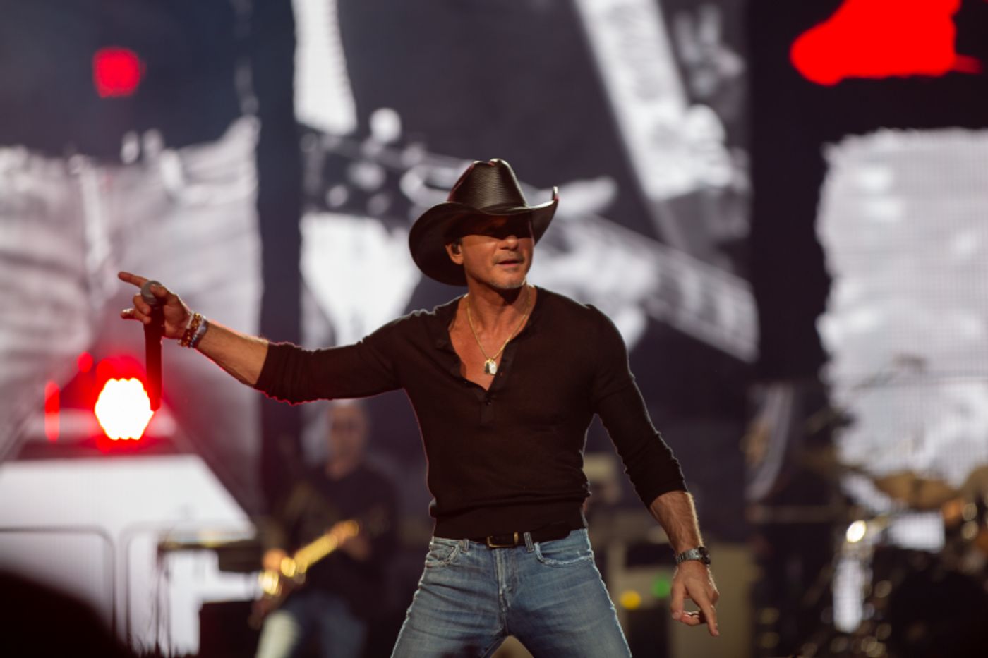 Review: TIM MCGRAW: STANDING ROOM ONLY TOUR 2024 at Xcel Energy Center  Image