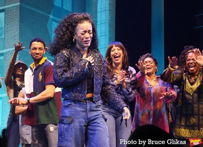 Maleah Joi Moon and The Cast of "Hell's Kitchen" Photo