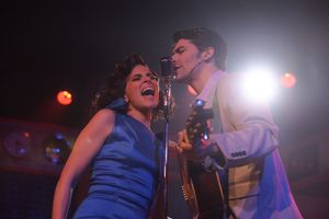 Rachel Rosenbush (Dyanne), Collin Yates (Elvis Presley) Photo
