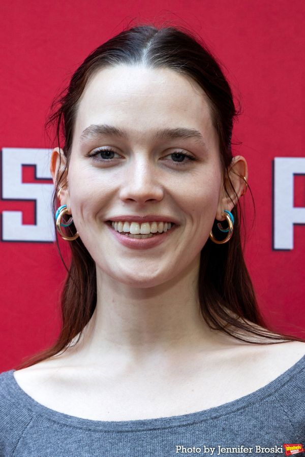 Victoria Pedretti Photo