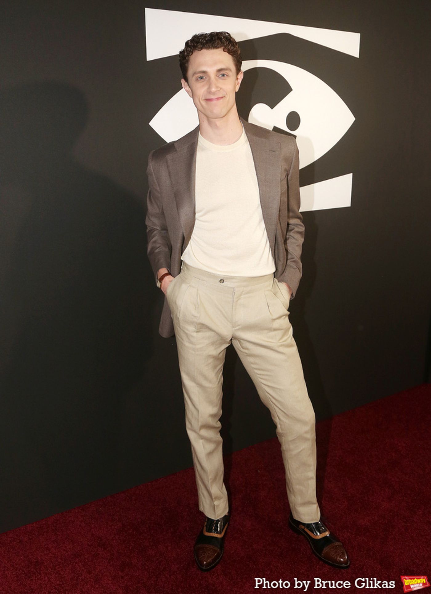 Photos: CABARET Cast Serves Double the Red Carpet Looks on Opening Weekend  Image