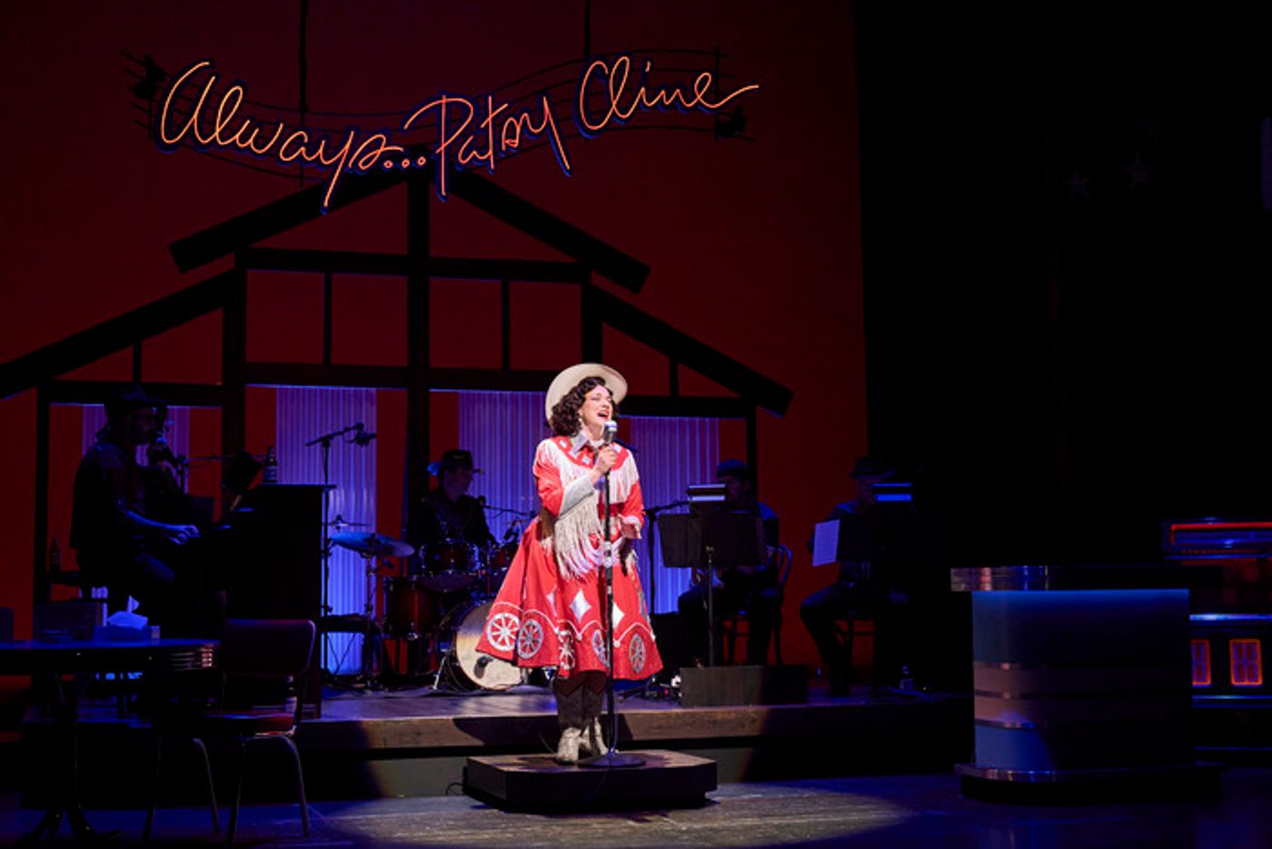 Photos: First Look at Great Lakes Theater's ALWAYS...PATSY CLINE  Image