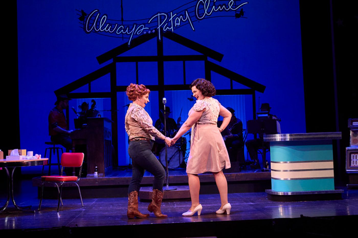 Photos: First Look at Great Lakes Theater's ALWAYS...PATSY CLINE  Image