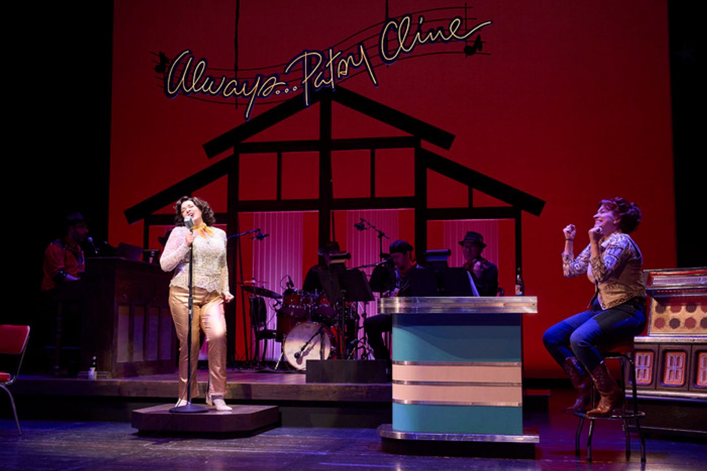 Photos: First Look at Great Lakes Theater's ALWAYS...PATSY CLINE  Image