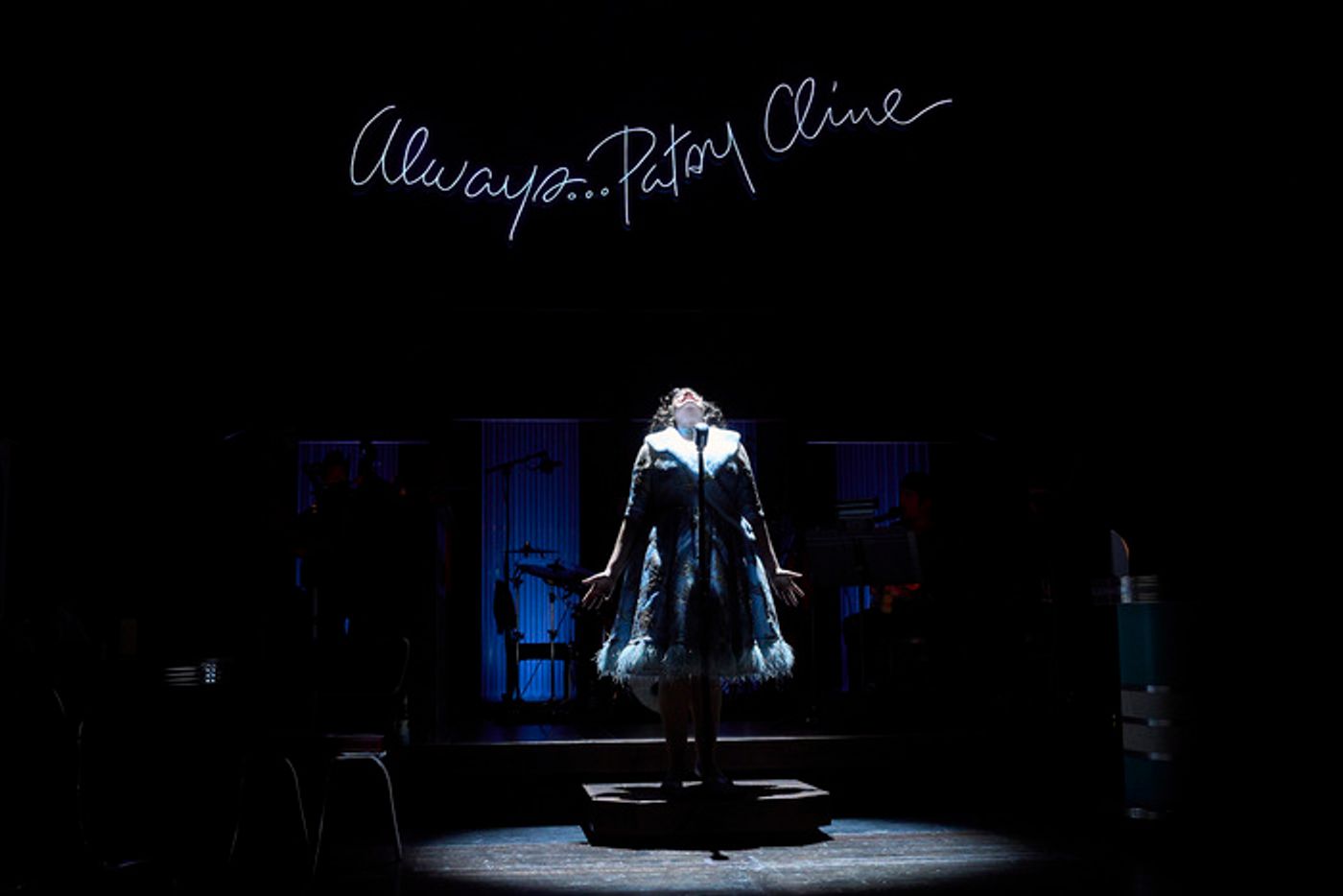 Photos: First Look at Great Lakes Theater's ALWAYS...PATSY CLINE  Image
