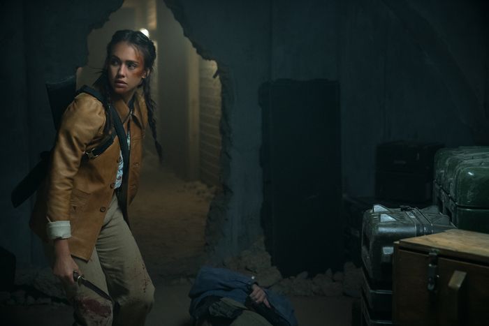 Photos: Take a Look at New Photos for Upcoming Netflix Film TRIGGER WARNING  Image
