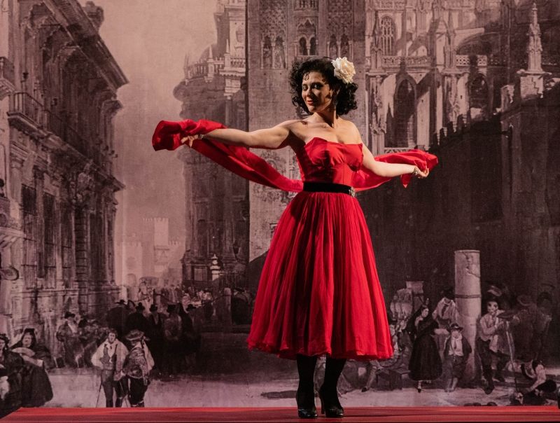Set in the World of Haute Couture, BIZET'S CARMEN Opens at Theatro Municipal de Sao Paulo  Image