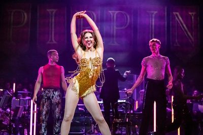 Zizi Strallen and cast Photo