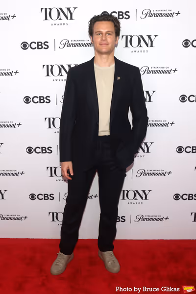 Jonathan Groff  Photo