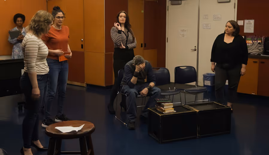 Photos: In Rehearsal With Retro Productions BETTYE AND THE JOCKETTES SPINNING RECORDS AT THE HOLIDAY INN Image
