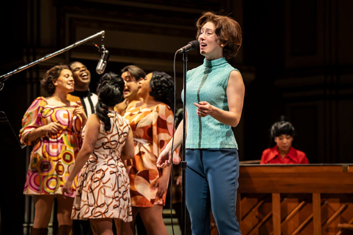 Photos: First Look At BEAUTIFUL: THE CAROLE KING MUSICAL At Paramount Theatre  Image