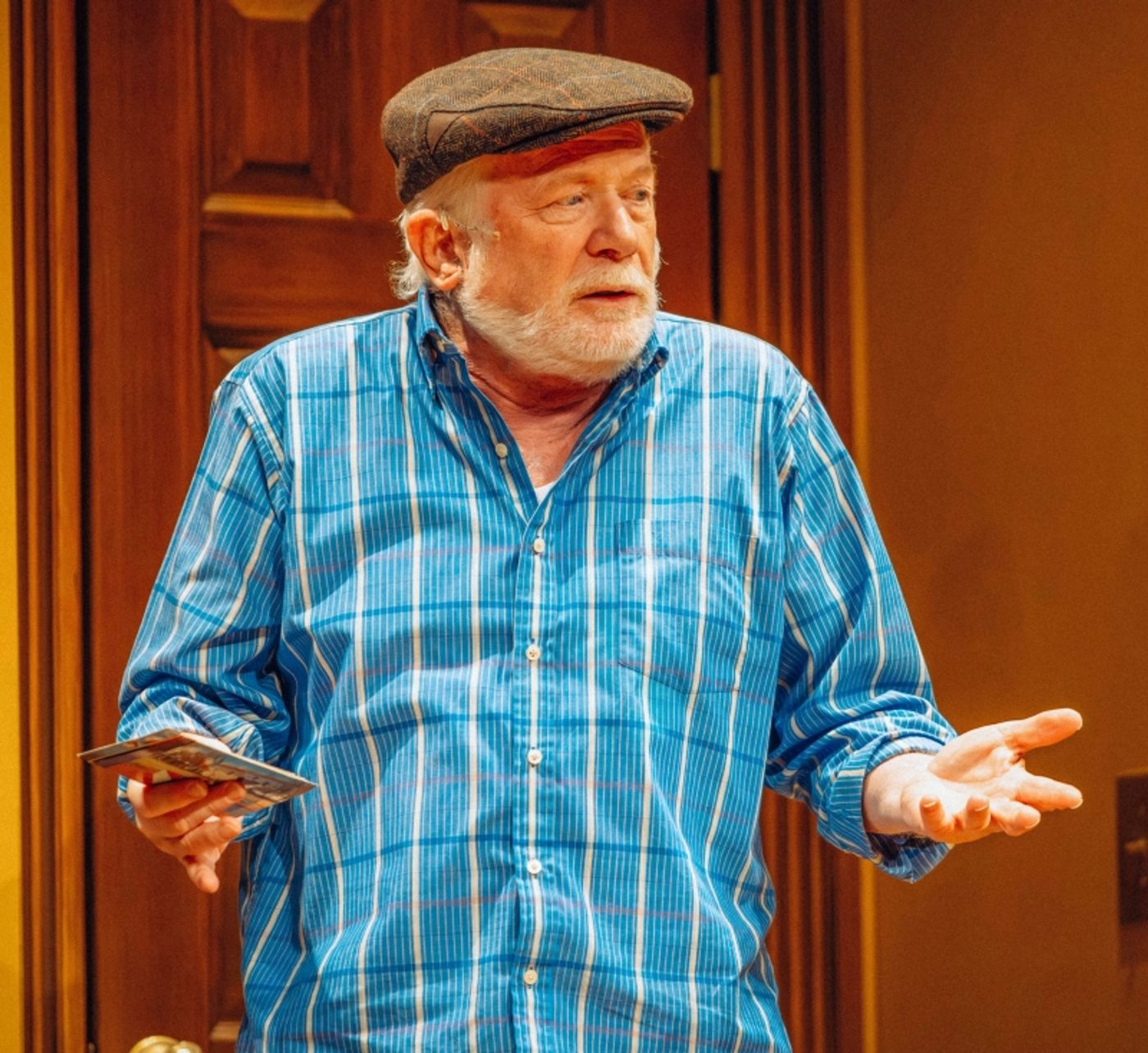 Review: SQUABBLES at New Theatre Restaurant  Image