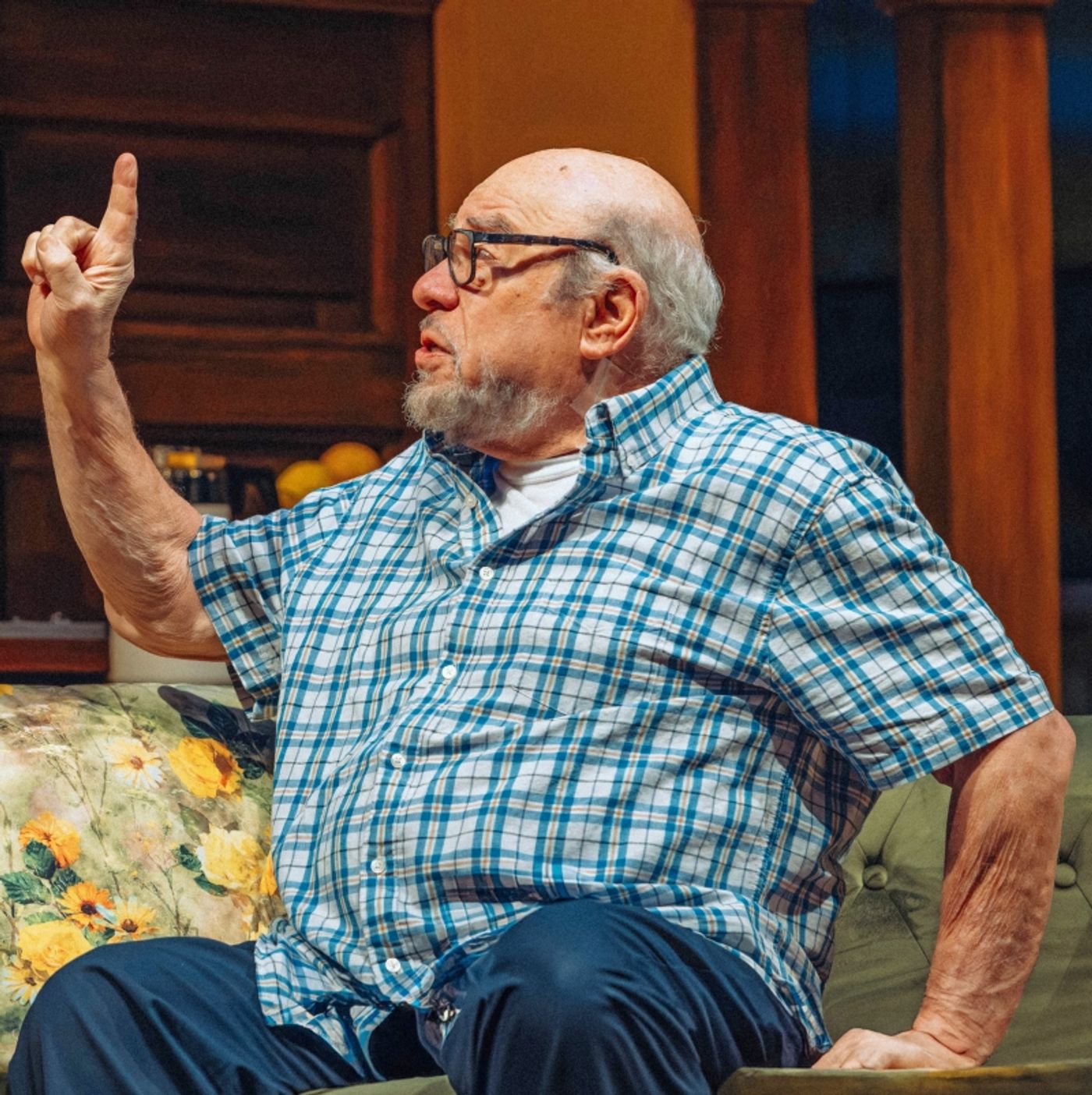 Review: SQUABBLES at New Theatre Restaurant  Image