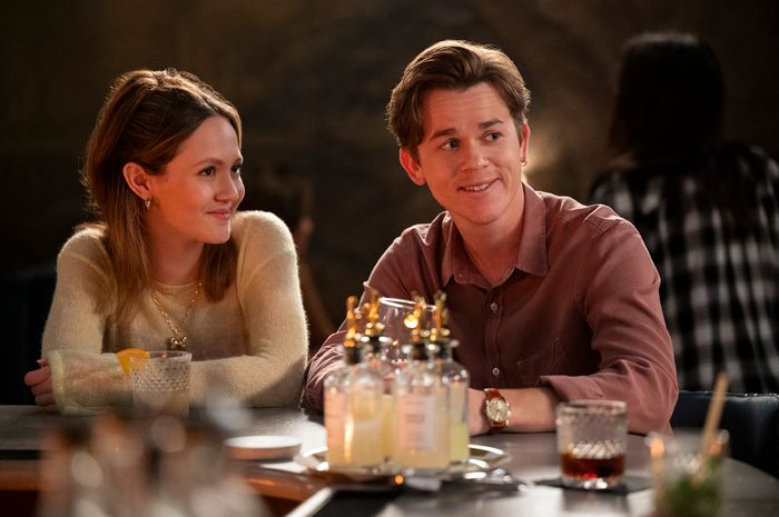 Photos: See First Look at Season 2 of Netflix Comedy UNSTABLE  Image