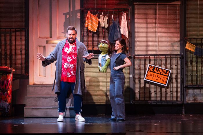 PHOTOS: No te pierdas las fotos de escena de AVENUE Q PHOTOS: No te pierdas las fotos de escena de AVENUE Q Image