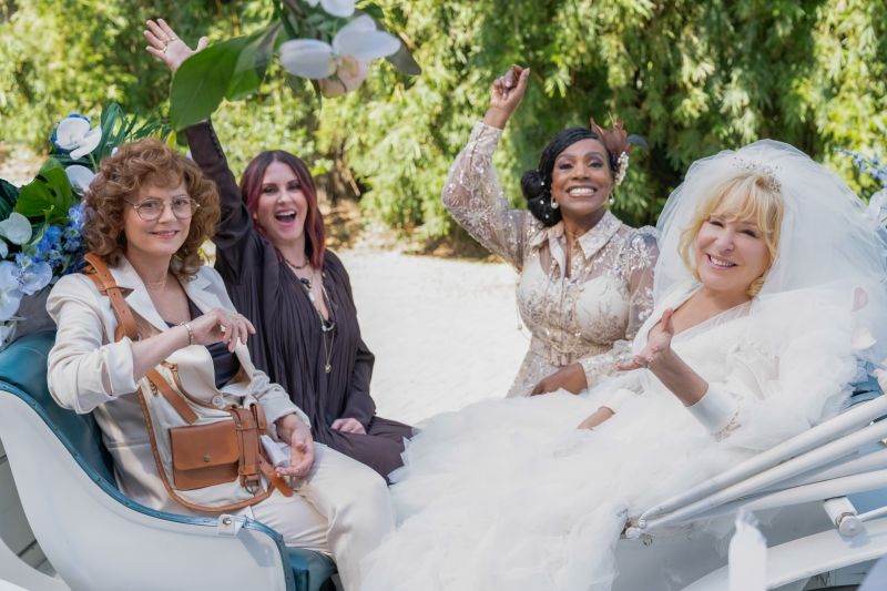 Photo: Bette Midler, Megan Mullally, and More in THE FABULOUS FOUR  Image