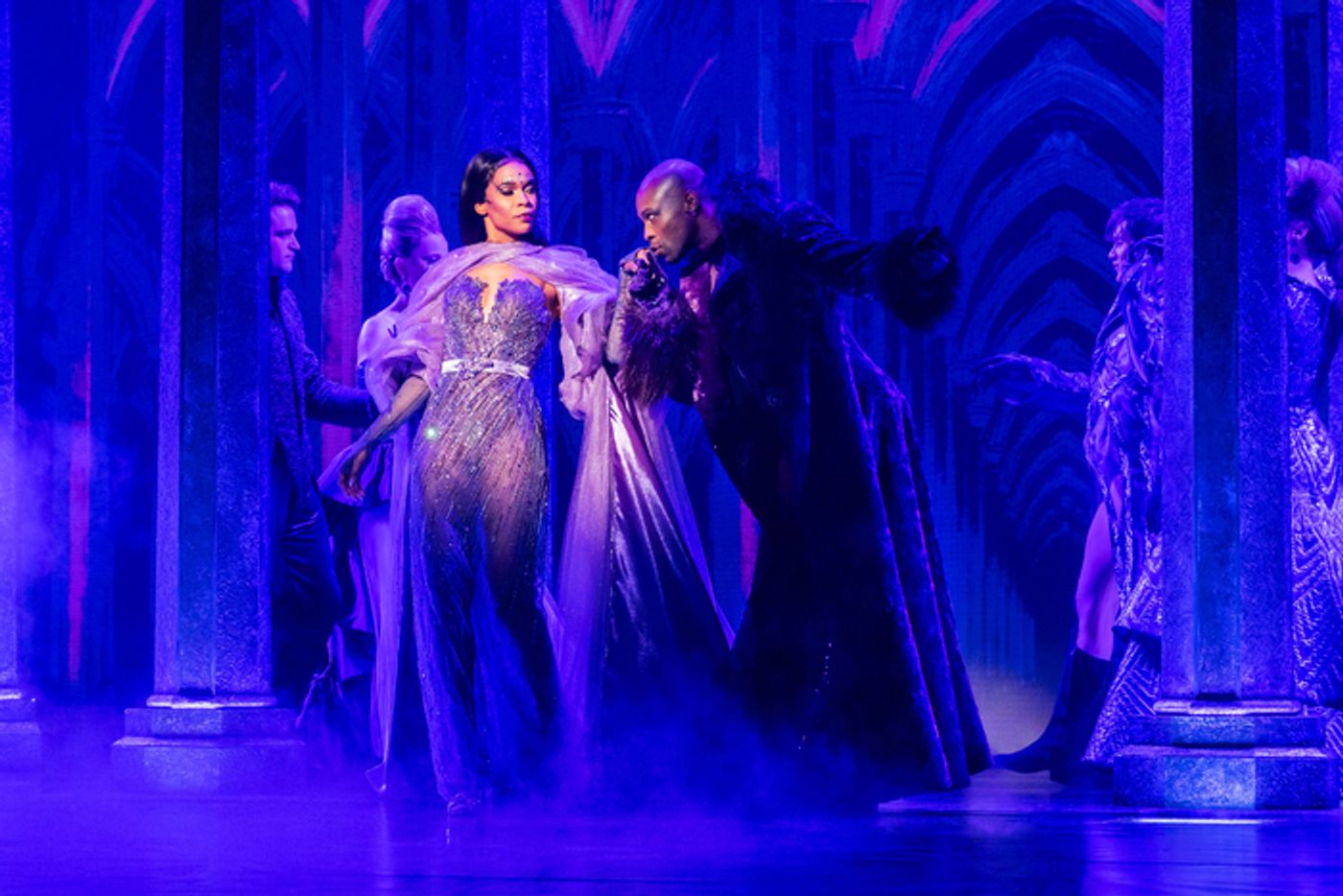 Photos: First Look At Pre-Broadway DEATH BECOMES HER in Chicago  Image