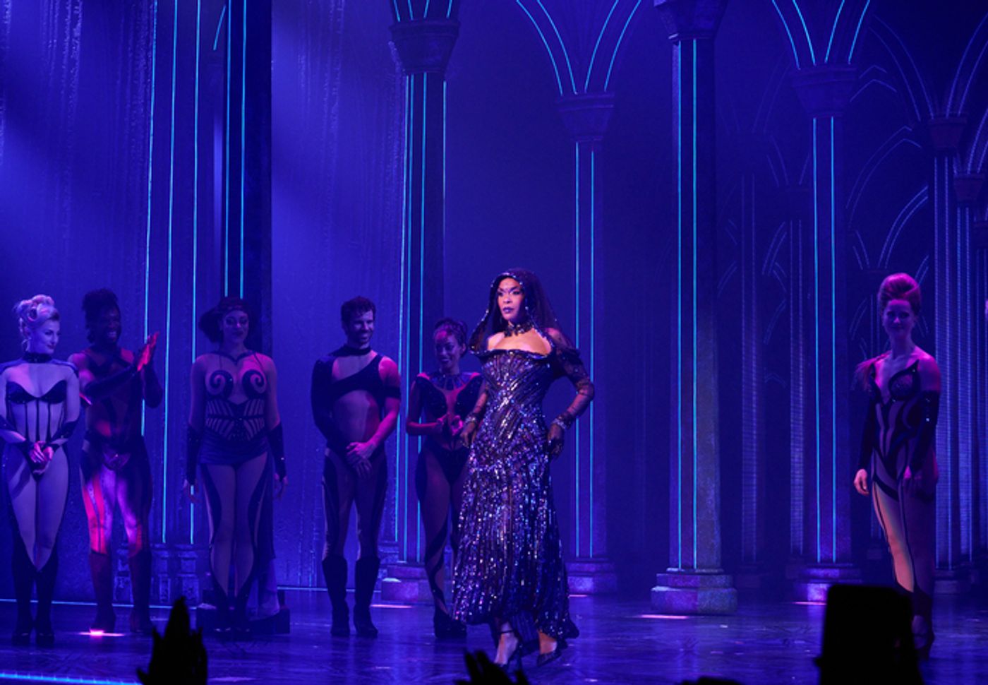 Photos: First Look At Pre-Broadway DEATH BECOMES HER in Chicago  Image