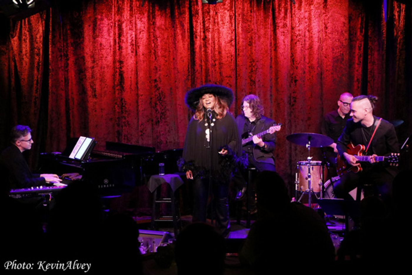 Photos: Wendy Moten Returns To The Birdland Stage  Image