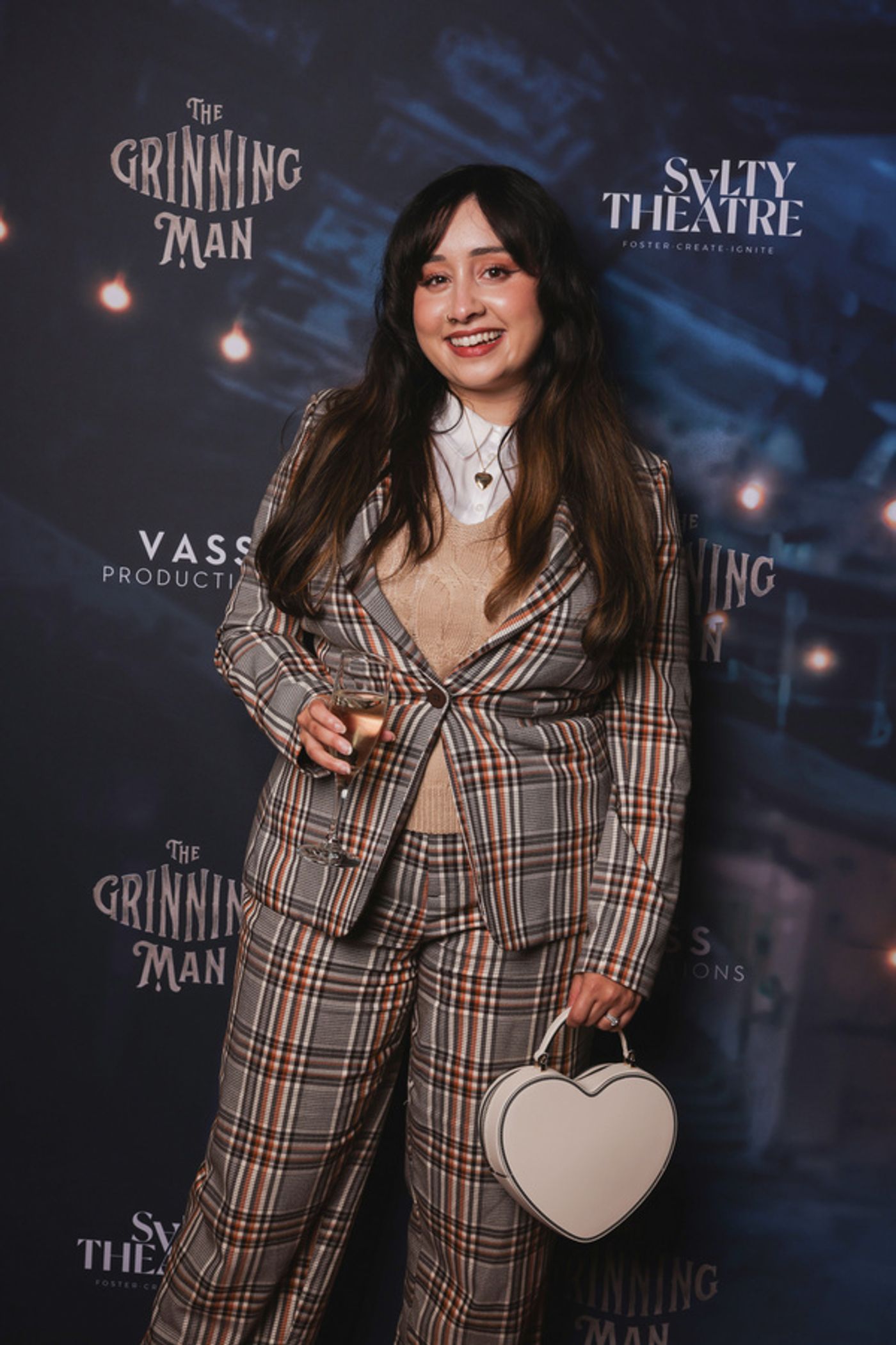 Photos: On The Red Carpet At Opening Night Of THE GRINNING MAN  Image