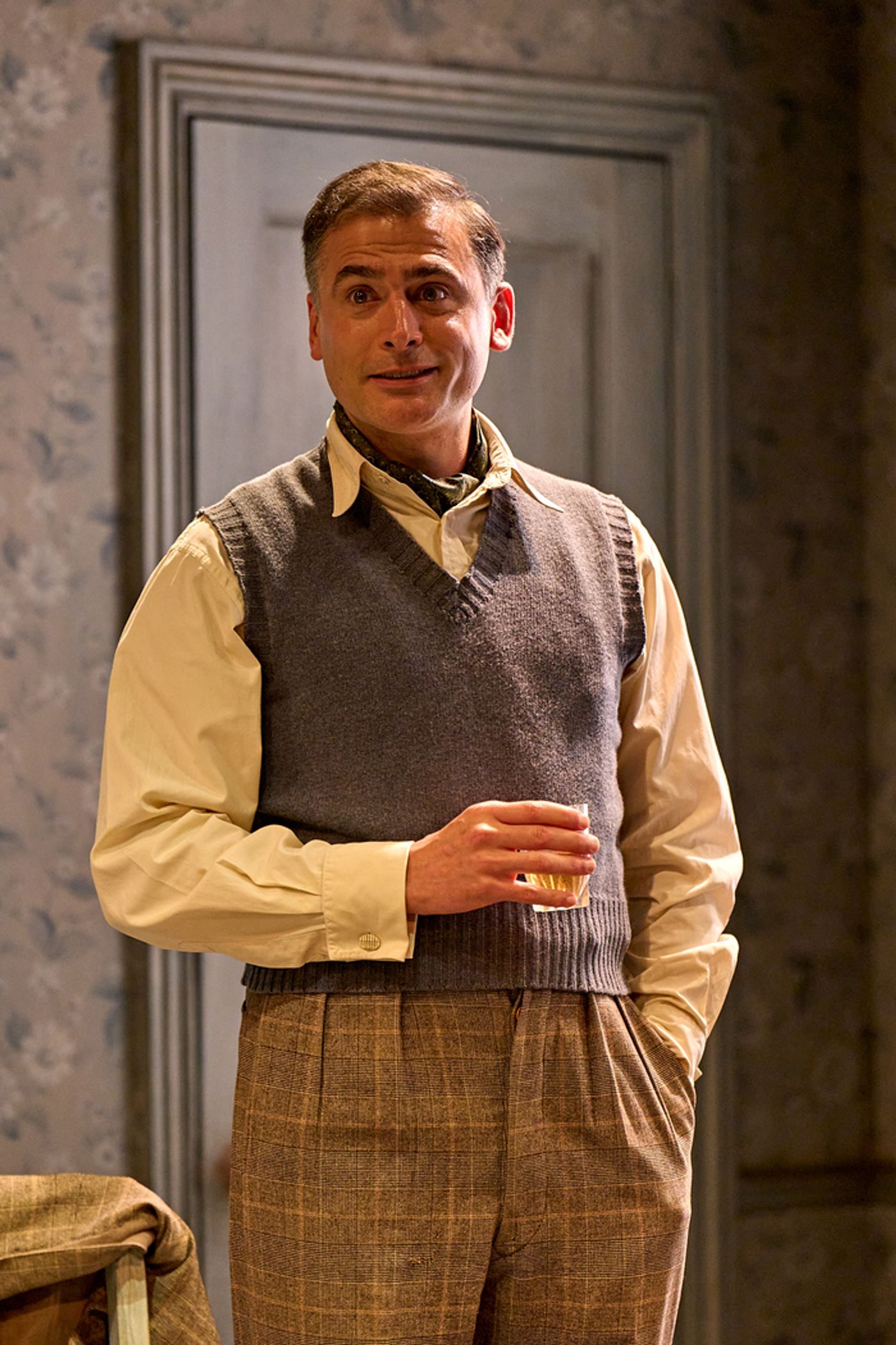 Photos: First Look at THE DEEP BLUE SEA at Theatre Royal Bath  Image