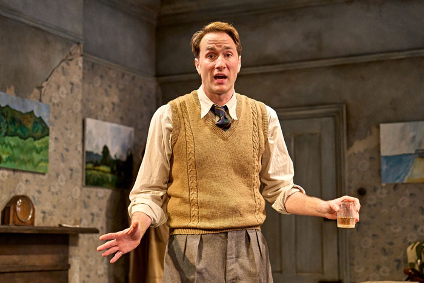 Photos: First Look at THE DEEP BLUE SEA at Theatre Royal Bath  Image